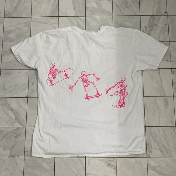 Urban outfitters graphic tee - Picture 2 of 2